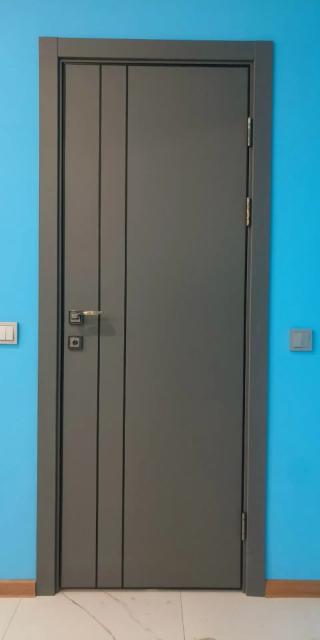 Установка межкомнатной двери ТР02 Графит в Красноярске от Двери торг